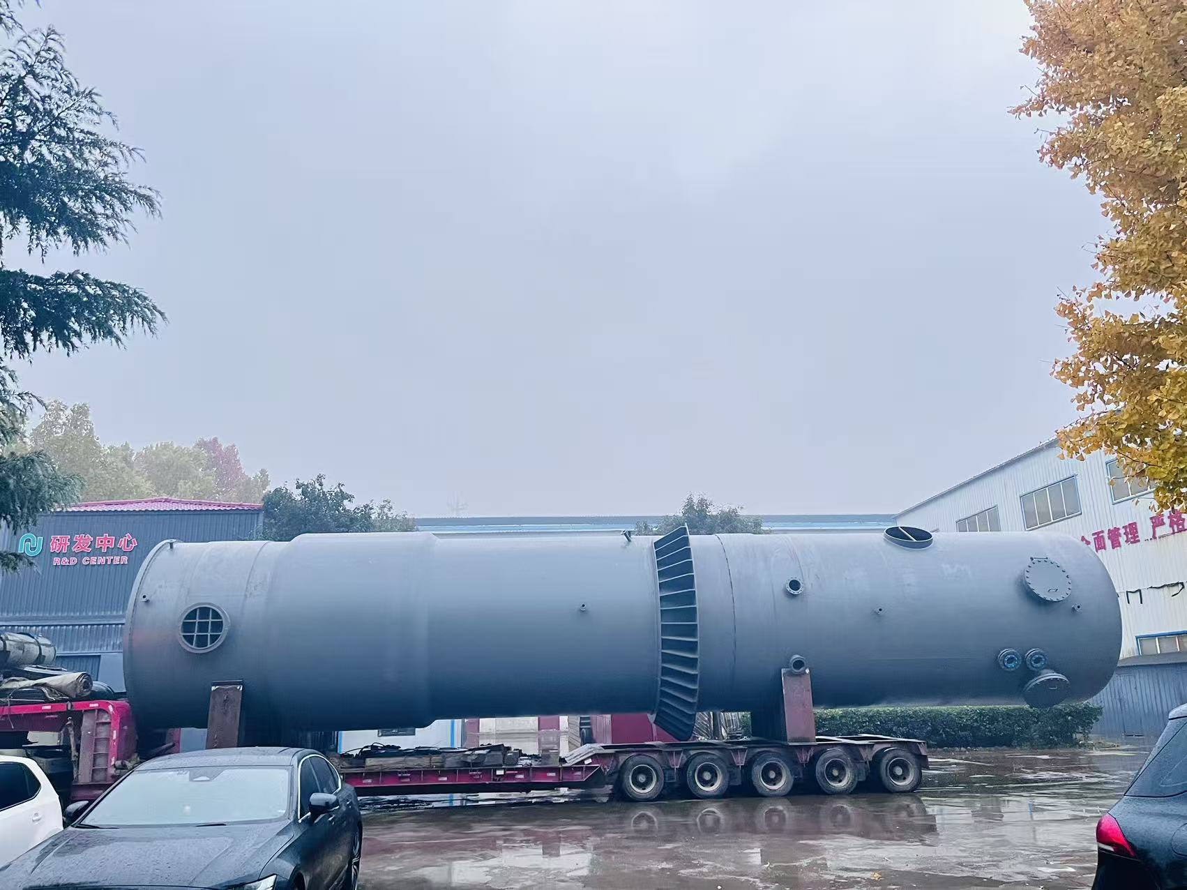 Night Battle in the Rain, Rushing to Ensure Delivery! Jiuye Chemical Completes Overnight Equipment L