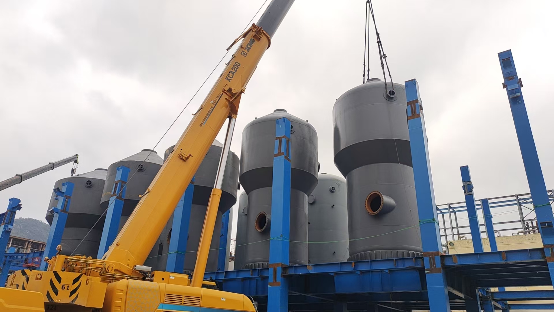 Key Equipment of Seven-Effect Evaporation Station in Jiuye Chemical's Guangxi Huayin Project Success